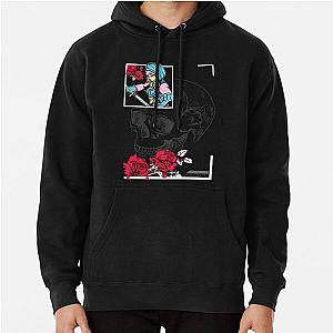 Ninja girl with skull. Pullover Hoodie