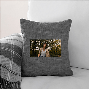Josiah Queen: The Throne Josiah Queen Pillows Cover