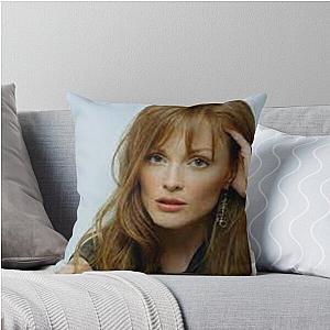 Julianne Moore - Album Throw Pillow