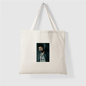Karl Urban From Middle Earth To Space Karl Urban Bags