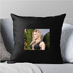 Katheryn Kicks Back Katheryn Winnick Pillows Cover