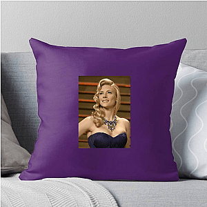 Katheryn’s Got That Grit Katheryn Winnick Pillows Cover
