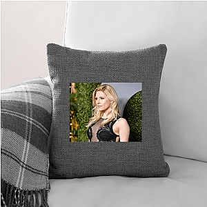 Katheryn Kicks Back Katheryn Winnick Pillows Cover