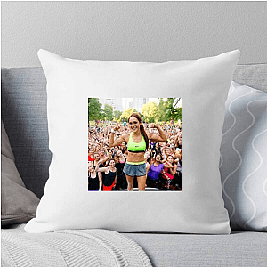 Everyday Strength Advocate Kayla Itsines Pillows Cover