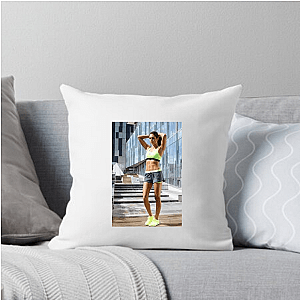 Health And Wellness Leader Kayla Itsines Pillows Cover