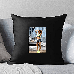 Health And Wellness Leader Kayla Itsines Pillows Cover