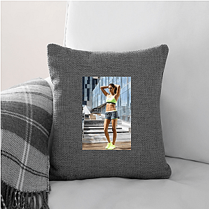 Health And Wellness Leader Kayla Itsines Pillows Cover