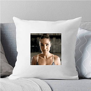 Global Workout Pioneer Kayla Itsines Pillows Cover