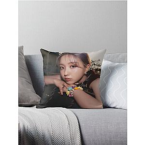 KEP1ER YESEO - GALILEO (MAGIC HOUR) Throw Pillow