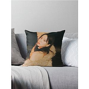 KEP1ER YUJIN - GALILEO (MAGIC HOUR) Throw Pillow