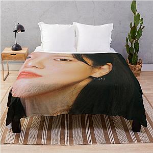 KEP1ER YUJIN - GALILEO (MAGIC HOUR) Throw Blanket