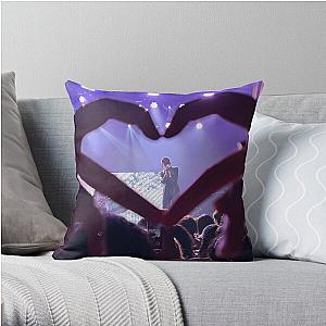 keshi finger heart sticker Throw Pillow RB2407