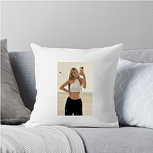 Kika in Pink, Power in Mind Kika Kim Pillows Cover