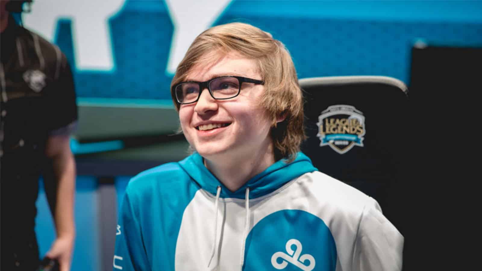 Unleash Your Style: Inside the Sneakylol Shop for Streamers!