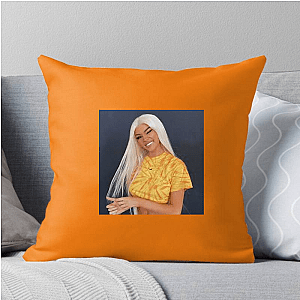 Beauty Trendsetter Kristen Hancher Pillows Cover