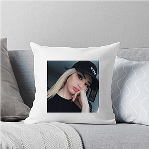 Social Media Maven Kristen Hancher Pillows Cover