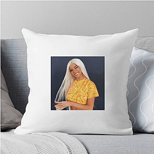 Beauty Trendsetter Kristen Hancher Pillows Cover