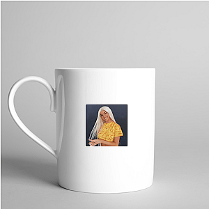 Beauty Trendsetter Kristen Hancher Mugs
