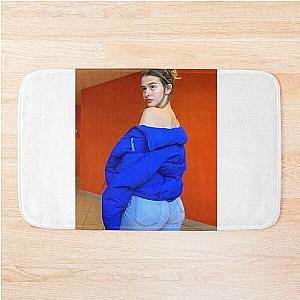 lea Tile its with Blue Bath Mat