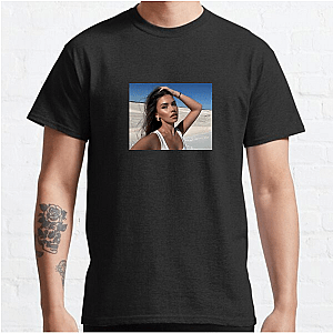 Social Trendsetter Leah Halton Leah Halton T-Shirts