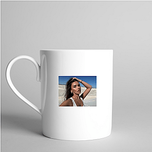 Social Trendsetter Leah Halton Leah Halton Mugs