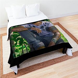 lenny kravitz art Comforter