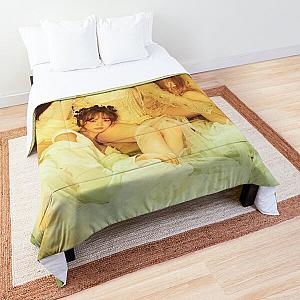 LE SSERAFIM  Comforter