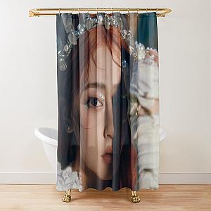 LE SSERAFIM YUNJIN - EASY  Shower Curtain