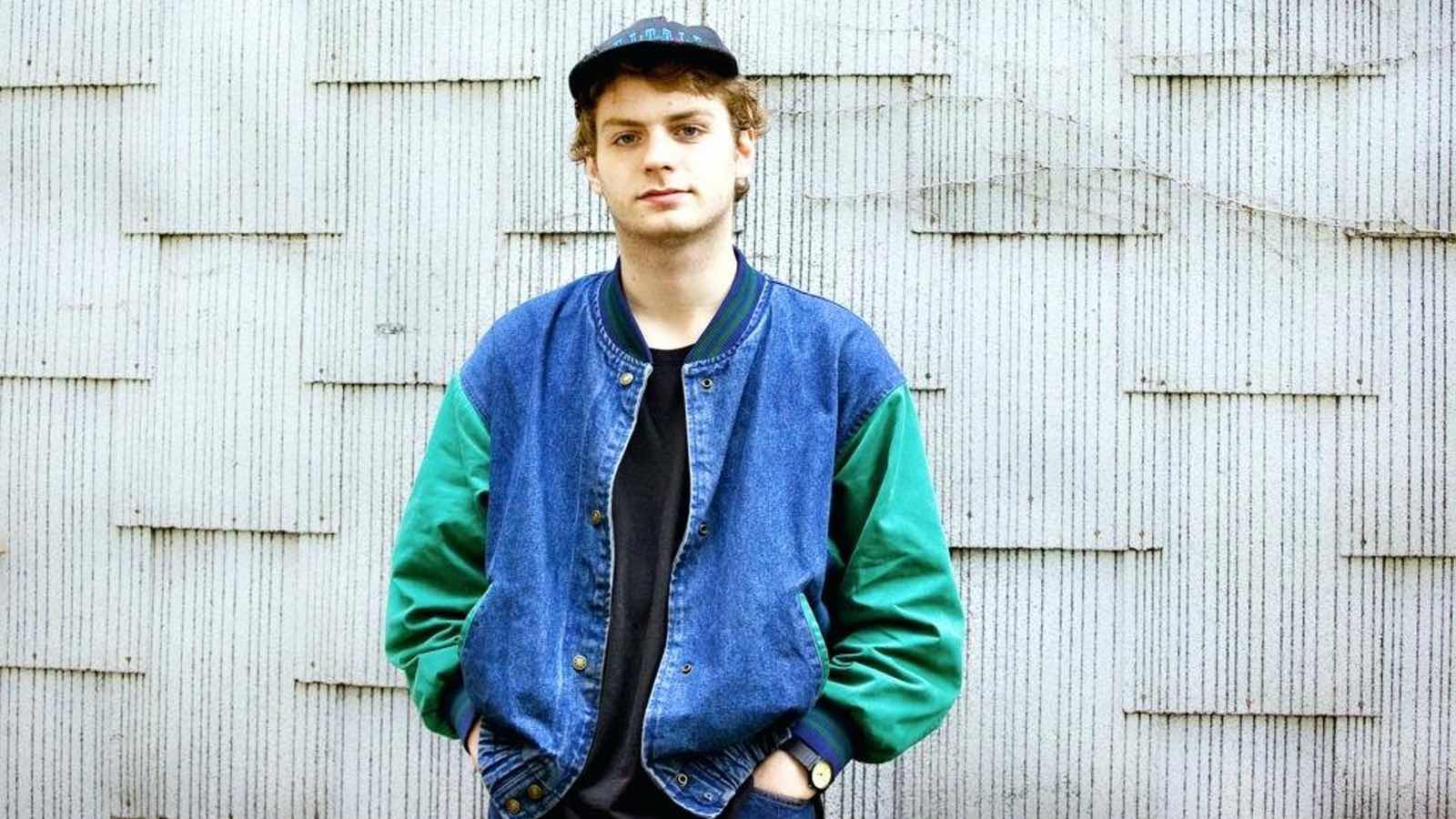 Mac DeMarcos Laid-Back Sound: The King of Chill Vibes