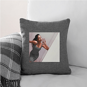 Liza Koshy Digital Dynamo Liza Koshy Pillows Cover