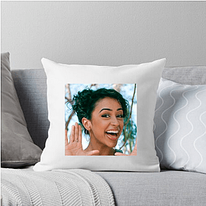 Liza Koshy Comedy Queen Liza Koshy Pillows Cover