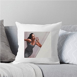 Liza Koshy Digital Dynamo Liza Koshy Pillows Cover