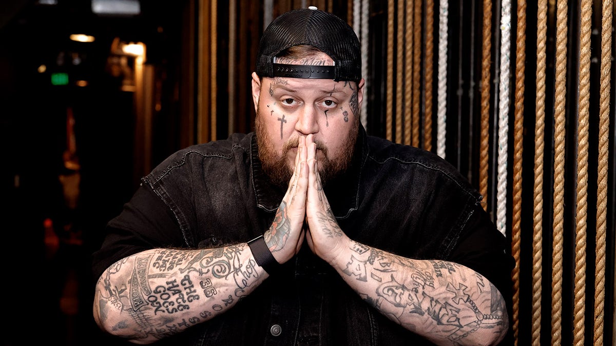 Jelly Roll's dramatic weight loss gave country star 'will to live' | Fox News