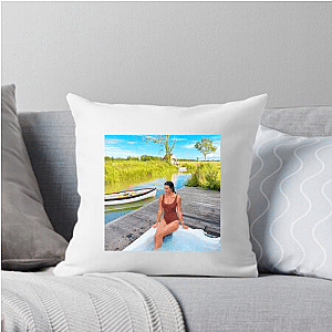 Wellness Coach Lucy Mecklenburgh Pillows Cover
