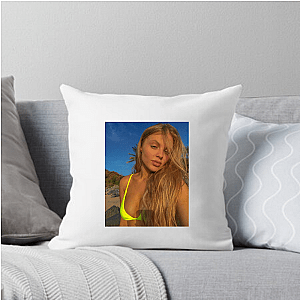 Luísa Sonza Beyond The Music Video Luísa Sonza Pillows Cover