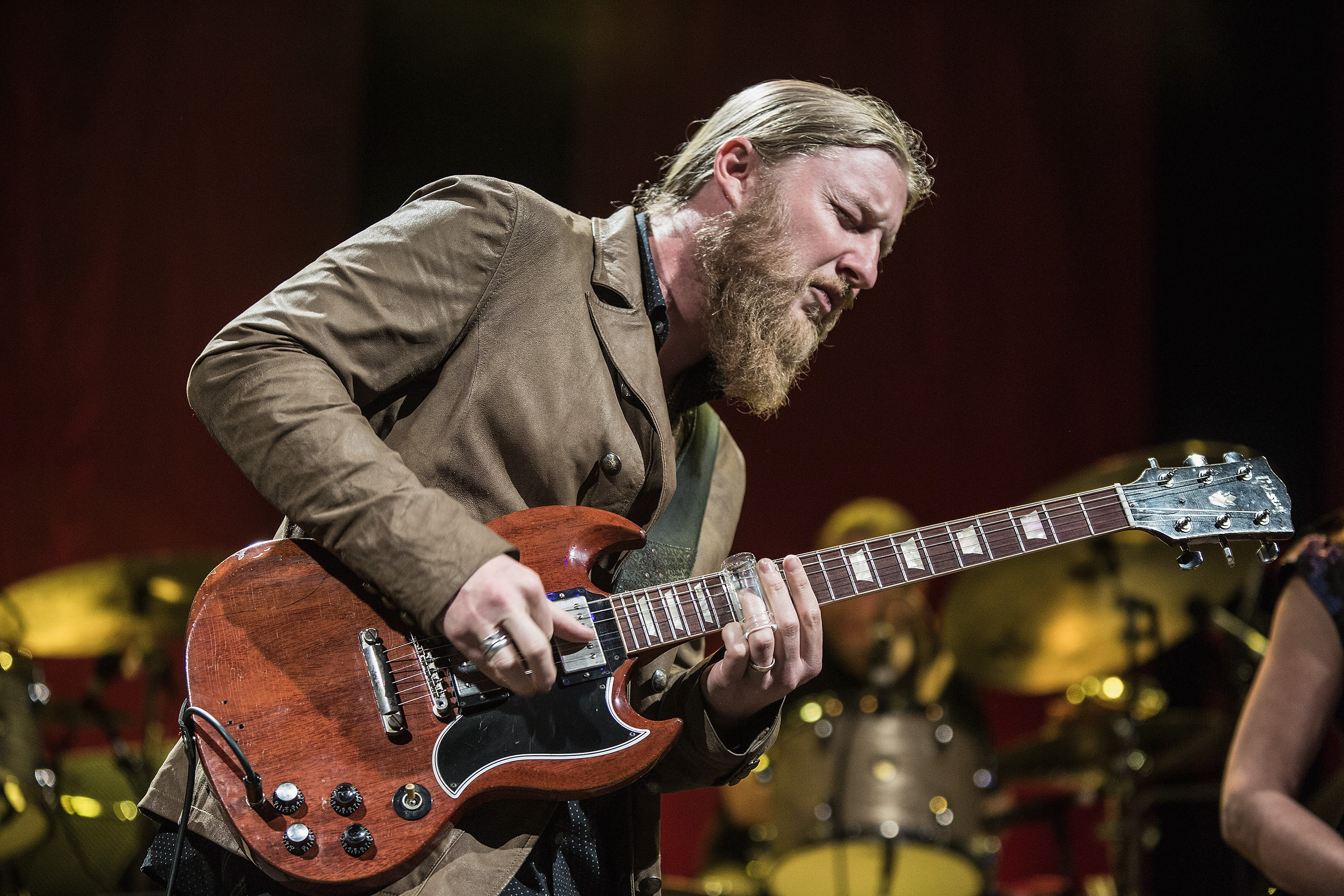 Rock Your Style with Derek Trucks Merch: A Singer's Vibe!