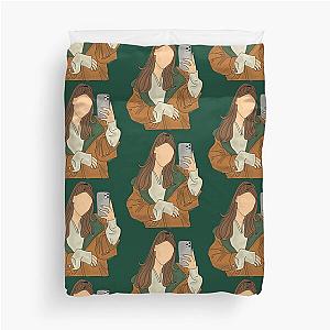 Madison Beer           Duvet Cover