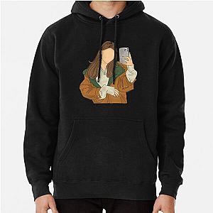 Madison Beer           Pullover Hoodie