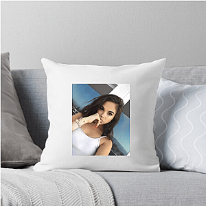 Maggie Lindemann From Social To Superstar Maggie Lindemann Pillows Cover