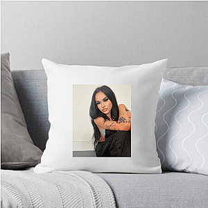 Maggie Lindemann Beyond The Pop Chart Maggie Lindemann Pillows Cover