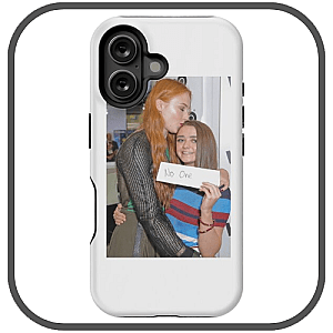 Maisie Williams Cases
