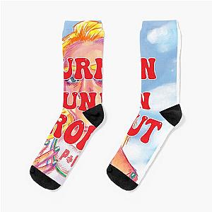 Hippie T-Shirt  Maisie Williams  Turn On Tune Out Socks
