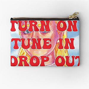 Hippie T-Shirt - Maisie Williams - Turn On Tune Out Zipper Pouch