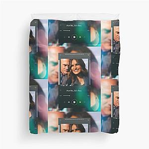 Mariska hargitay and Chris meloni  Duvet Cover