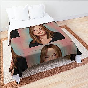 Mariska hargitay portrait Comforter