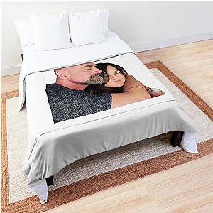 Mariska Hargitay and Chris Meloni  Comforter