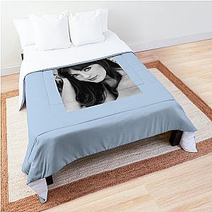 Mariska Hargitay Classic T-Shirt Comforter