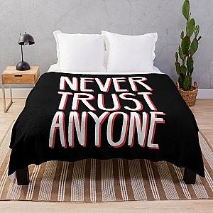 Never Trust Anyone - Betrayal - A Beautful Distressed Typography Design Throw Blanket RB0811