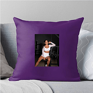 Global Workout Role Model Michelle Lewin Pillows Cover