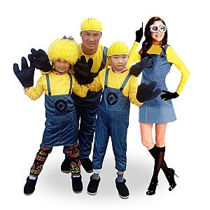 Full Family Despicable Me Cosplay